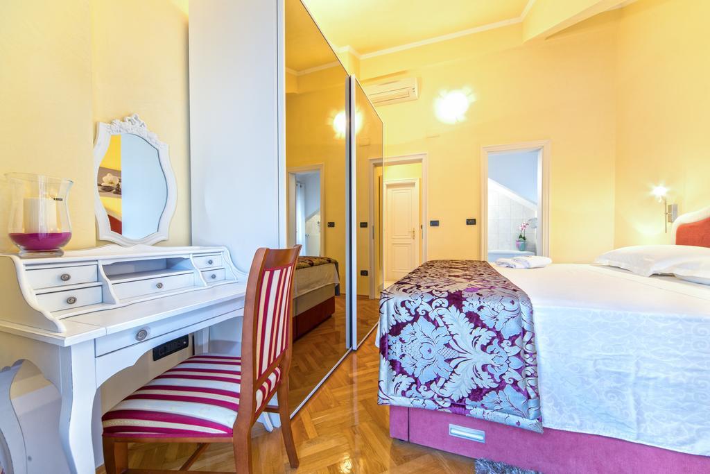 Apartments Anna Омиш Экстерьер фото