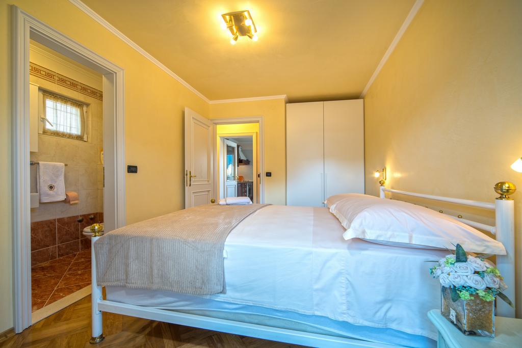 Apartments Anna Омиш Экстерьер фото