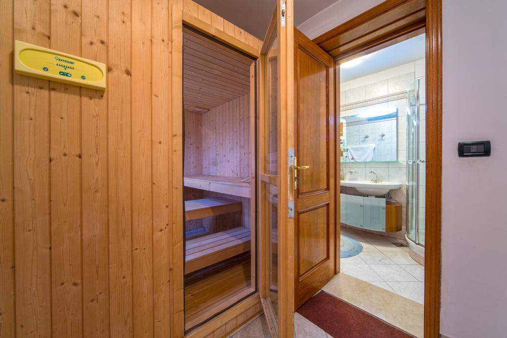 Apartments Anna Омиш Экстерьер фото